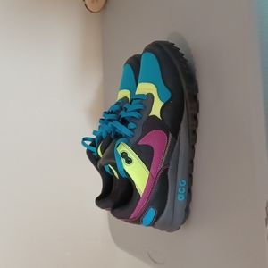 Nike Wild Peg ACG Sneakers